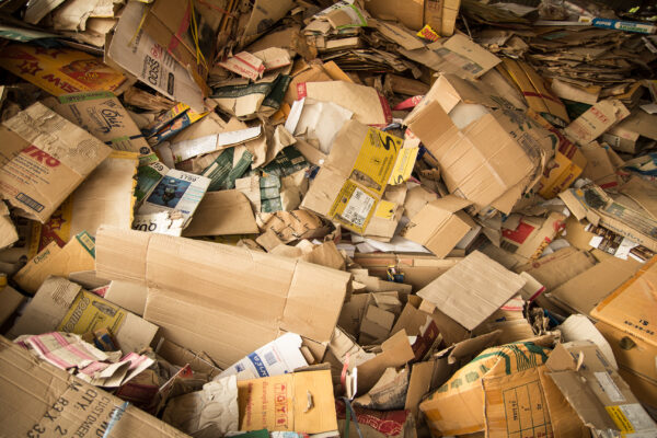 Article3_COLOURBOX12628278_cardboard waste_LR