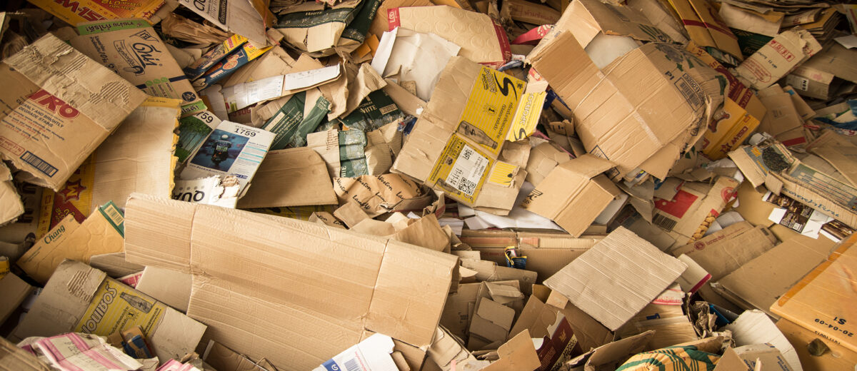 Article3_COLOURBOX12628278_cardboard waste_LR
